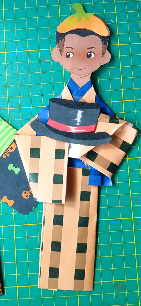 free paper dolls, halloween dolls, halloween origami, halloween paper dolls, fall paper dolls, holiday origami, fall themed activty, free activity for kids, anime club activities, anime club crafts, origami paper dolls, washi paper dolls, printable paper dolls